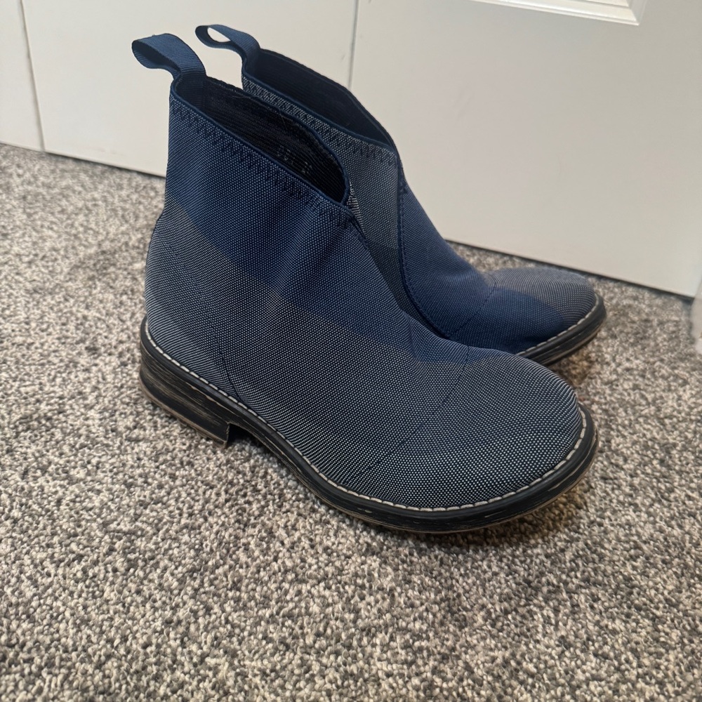 Charleston Barcelona Boot Women’s 6 Blue Striped Ankle Boots Lug Sole Poland